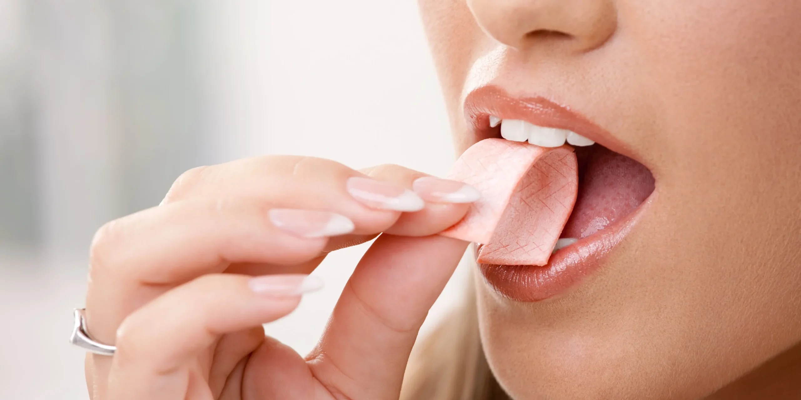 Can chewing gum clean your teeth